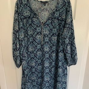 American eagle shift dress *necklace included*